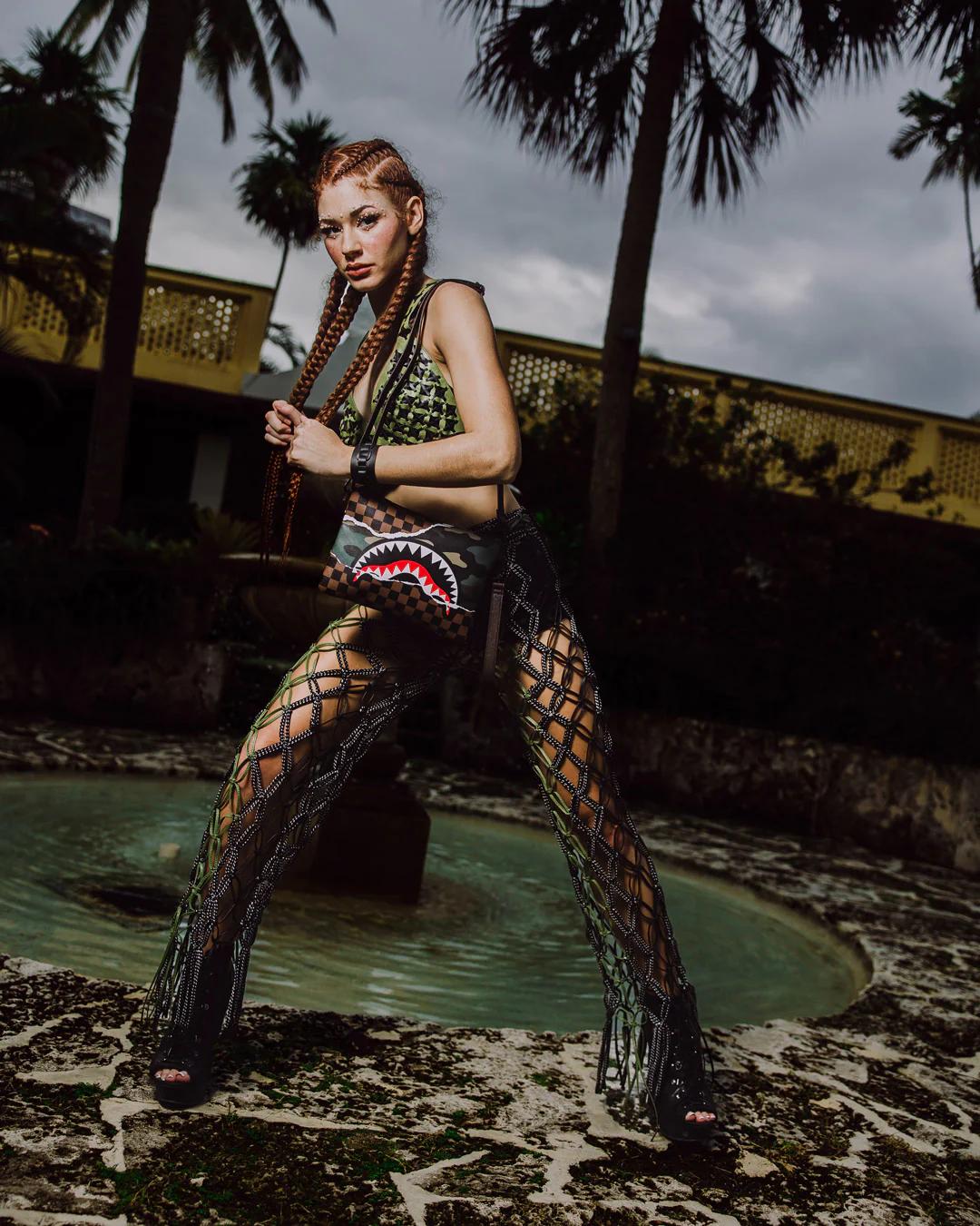 UNSTOPPABLE ENDEAVORS III CROSSOVER CLUTCH | Sprayground Essential