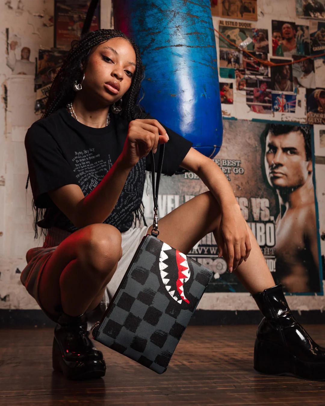 VANQUISH II CROSSOVER CLUTCH | Sprayground Featured