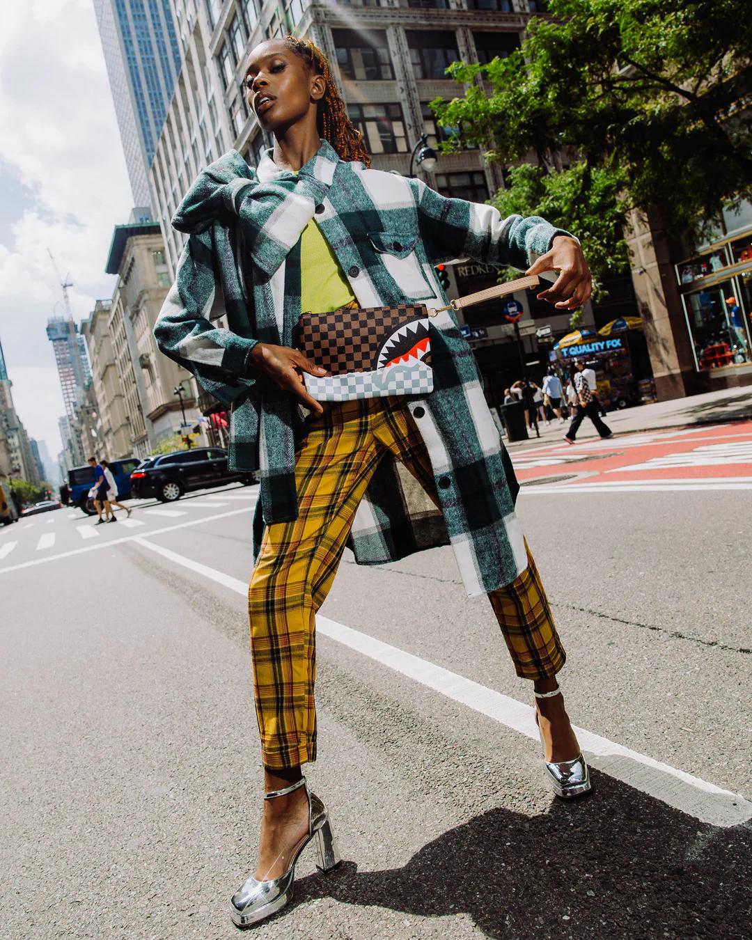 UNSTOPPABLE ENDEAVORS II CROSSOVER CLUTCH | Sprayground Classic