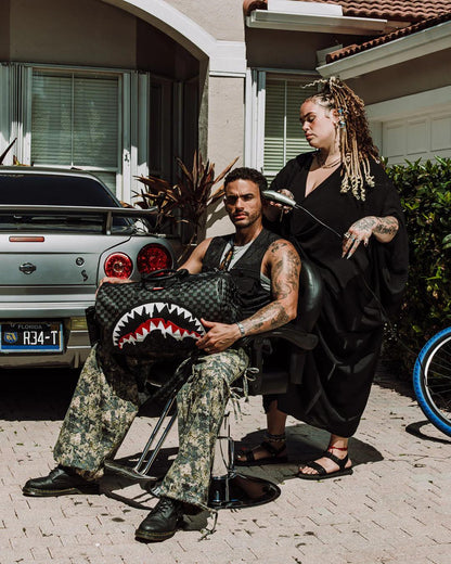 SHARKS IN PARIS THUNDERDRIP DUFFLE | Sprayground New