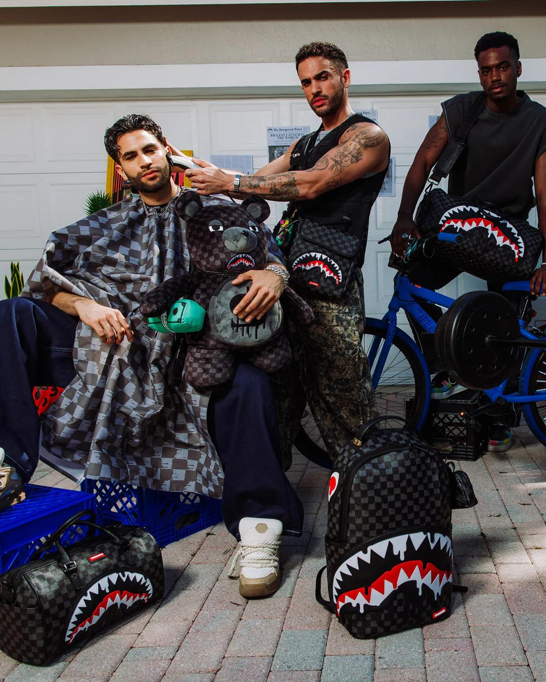 SHARKS IN PARIS THUNDERDRIP DUFFLE | Sprayground New