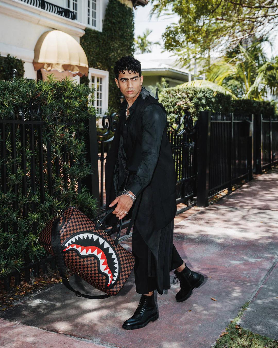 SAWTOOTH SHARKS IN PARIS DUFFLE | Sprayground Popular