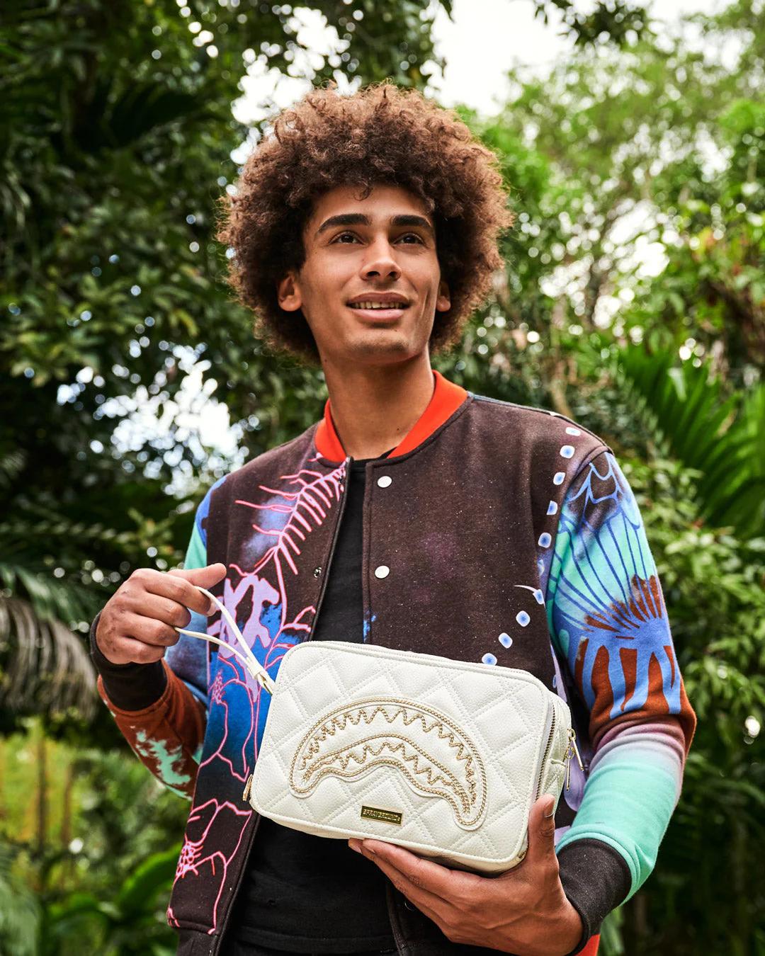 RIVIERA LE BLANC GOLD CHAIN SHARK TOILETRY BAG | Sprayground Signature