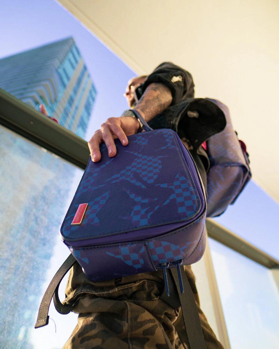 SHARK CHECK (BLUE) TOILETRY | Sprayground Value