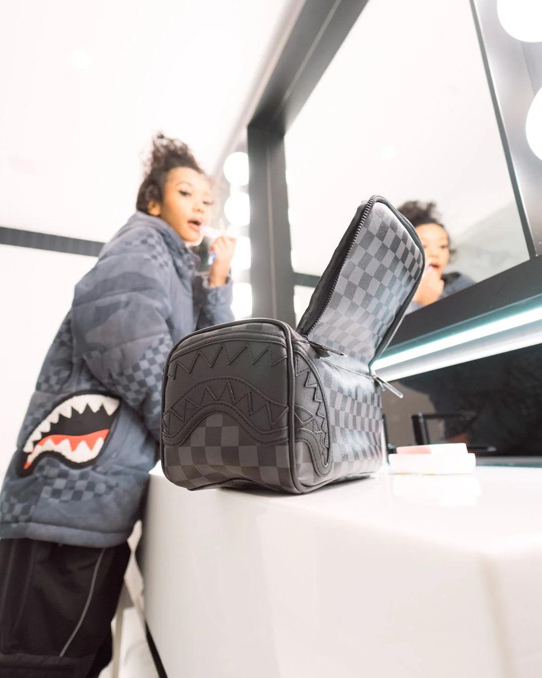 HENNY BLACK TOILETRY BAG | Sprayground Quality
