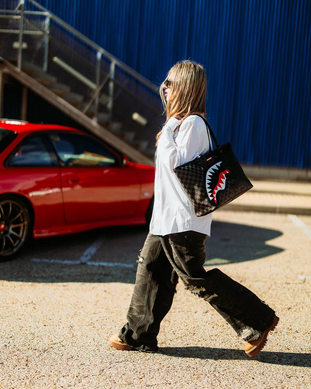 SPEED SHARK SIDE SWIPE TOTE | Sprayground Value