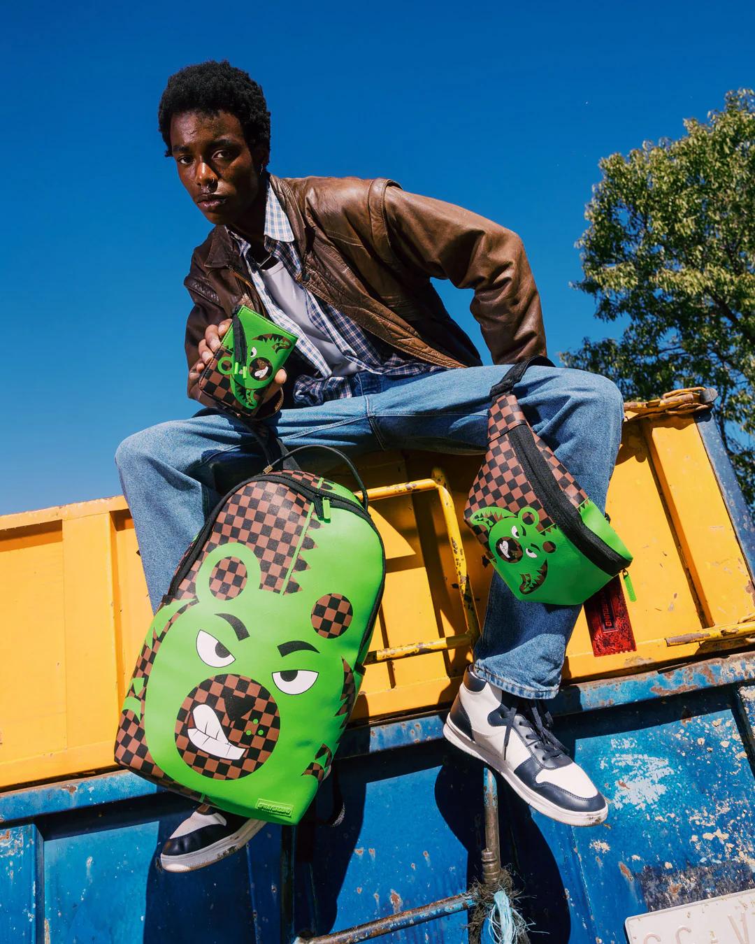 GREEN MONEY BEAR WALLET | Sprayground Popular