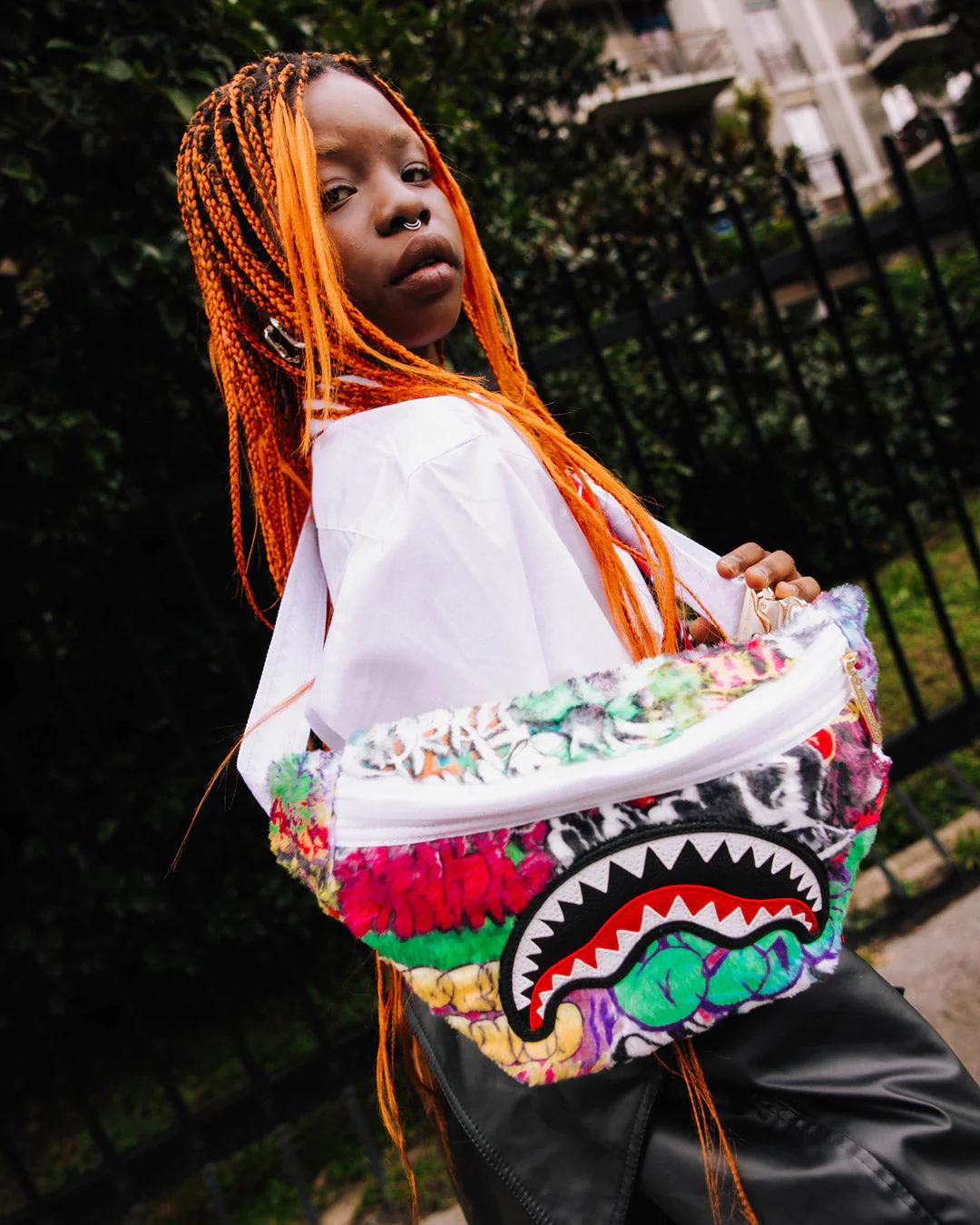 LE MONDE DES GRAFFITIS SAVVY CROSSBODY | Sprayground Premium