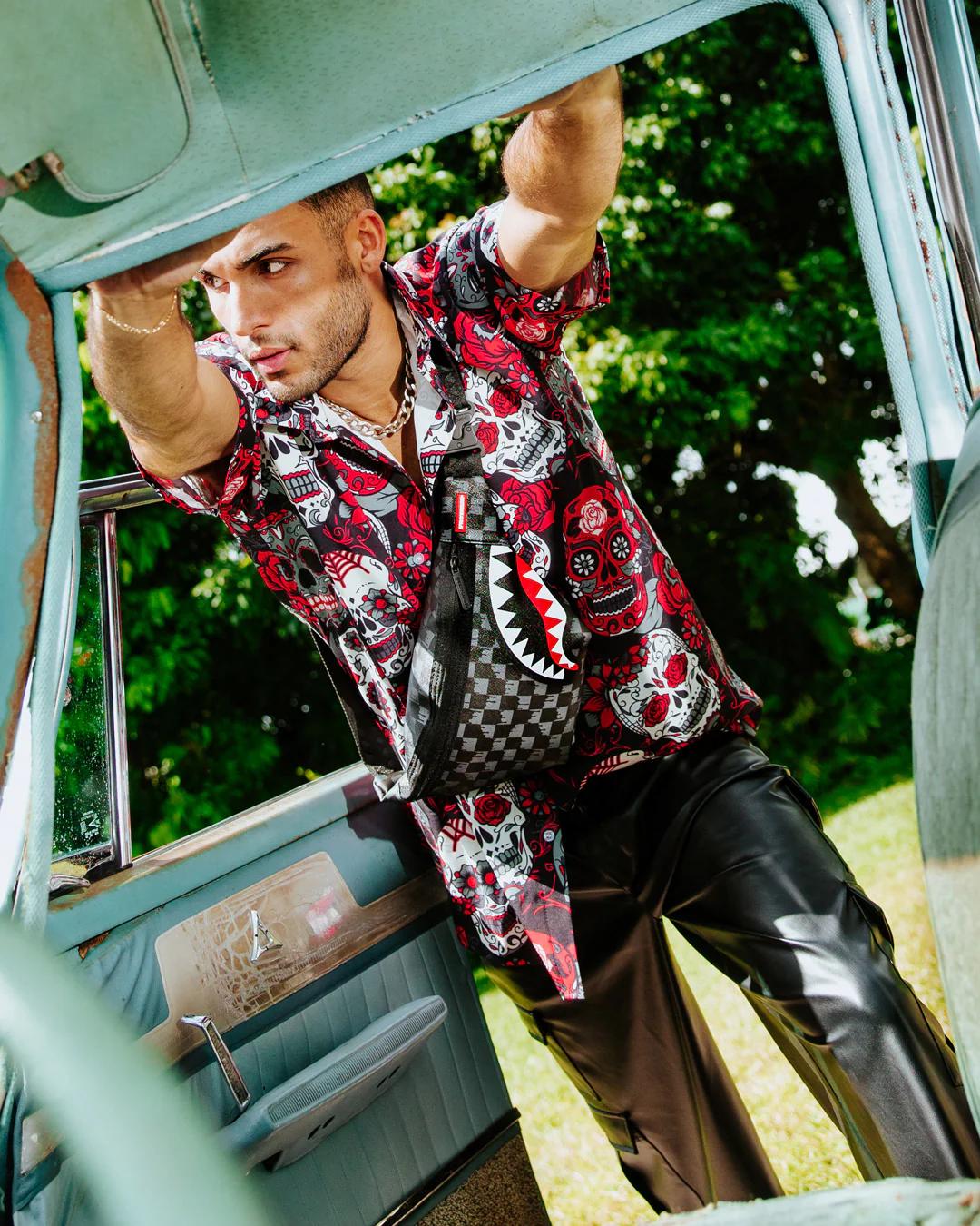 ATOMIC VAPOR SHARK CROSSBODY | Sprayground Popular