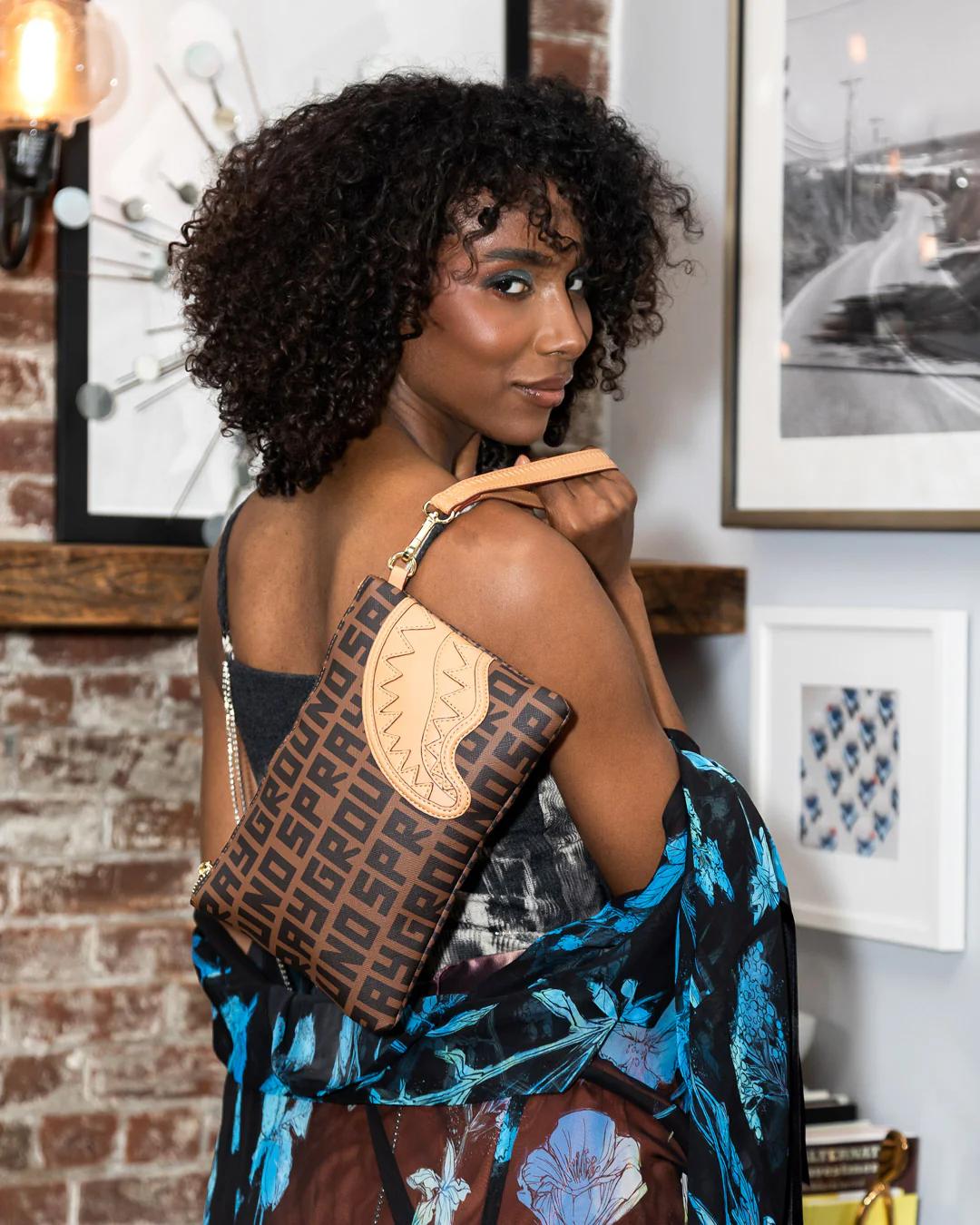 SHARKFINITY CROSSOVER CLUTCH | Sprayground Premium