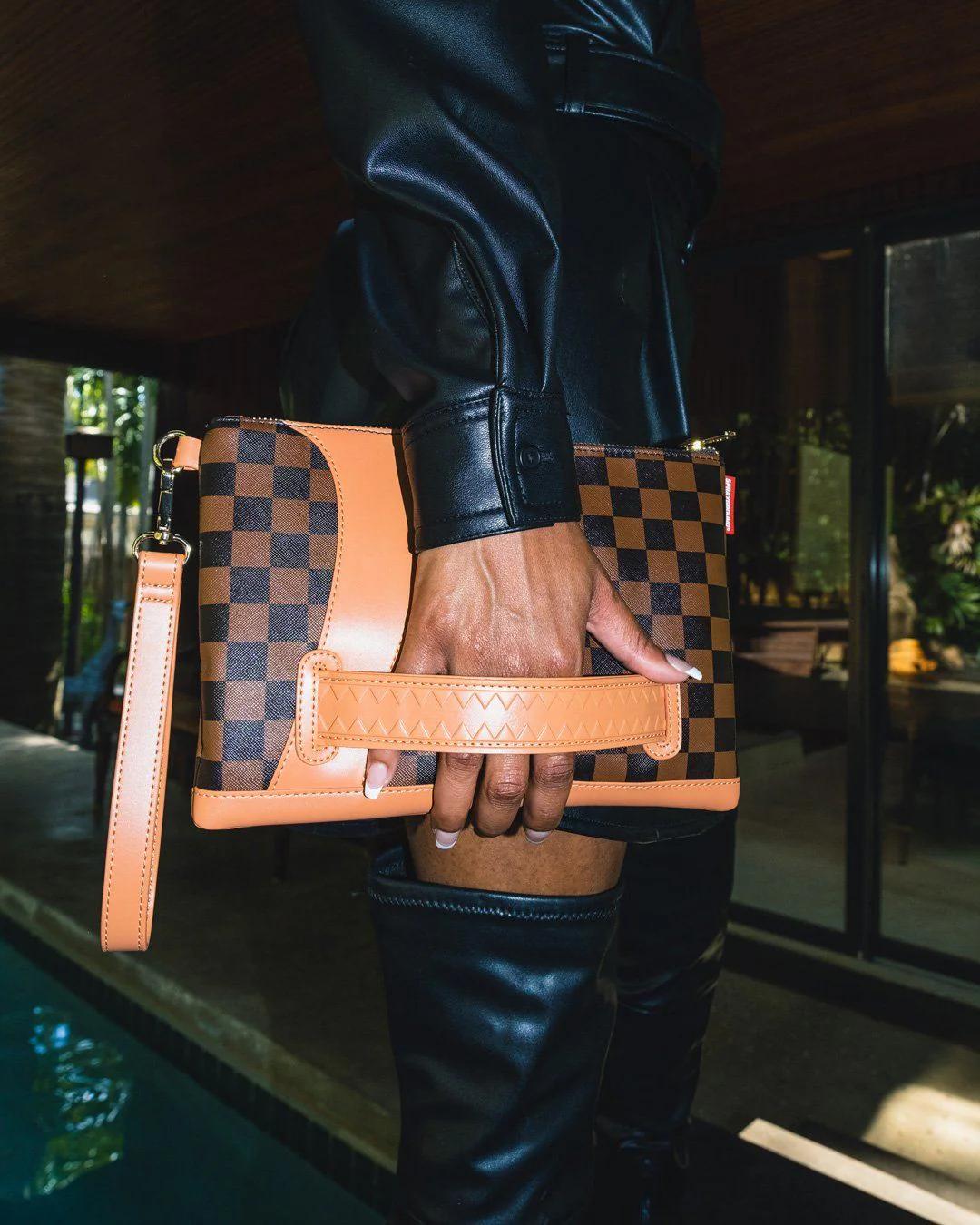 HENNY AIR TO THE THRONE CROSSOVER CLUTCH | Sprayground Trending