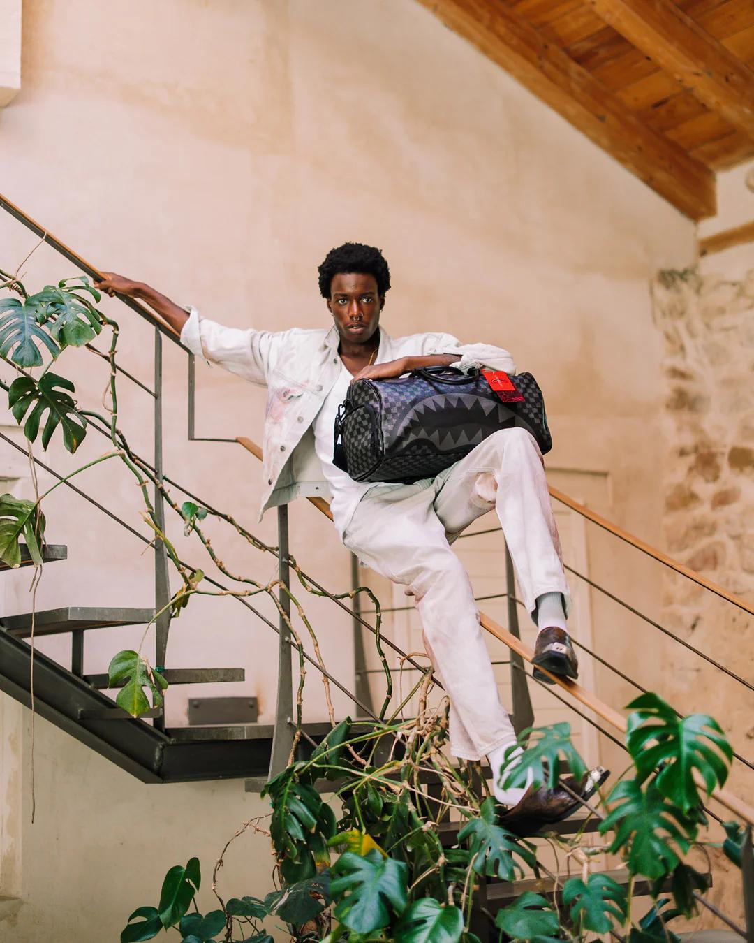 HANGOVER DRIP CHECK DUFFLE | Sprayground Classic