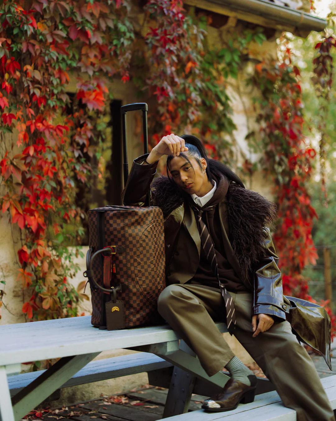 FROM PARIS WITH LOVE - EXPRESS DUFFLE (WITH WHEELS) | Sprayground Value