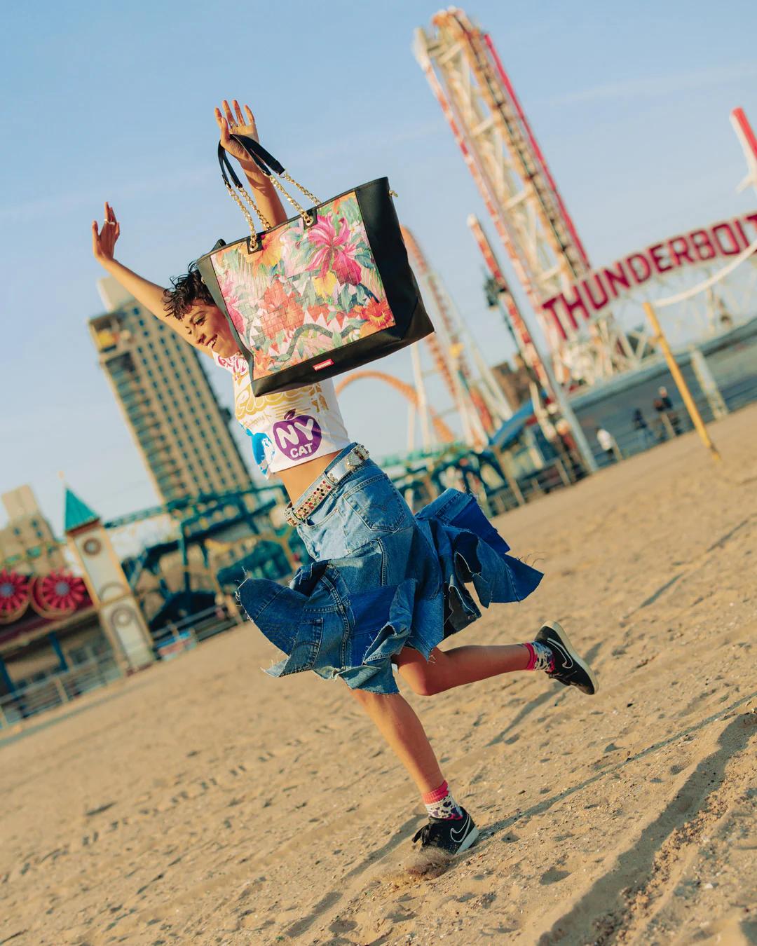 HUMMINGBIRD SHARK PRECISION TOTE | Sprayground New
