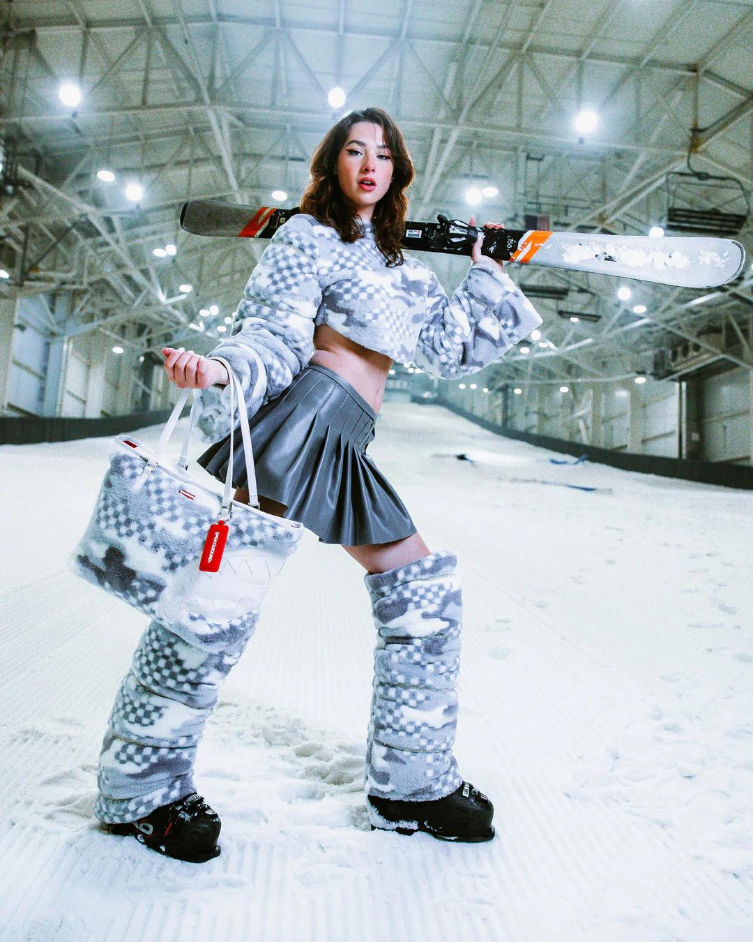 3AM PLUSH SWISS ALPS TOTE | Sprayground Premium