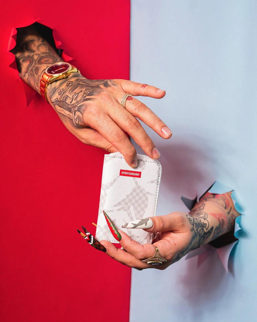 SHARK CHECK (WHITE) WALLET | Sprayground Best Seller