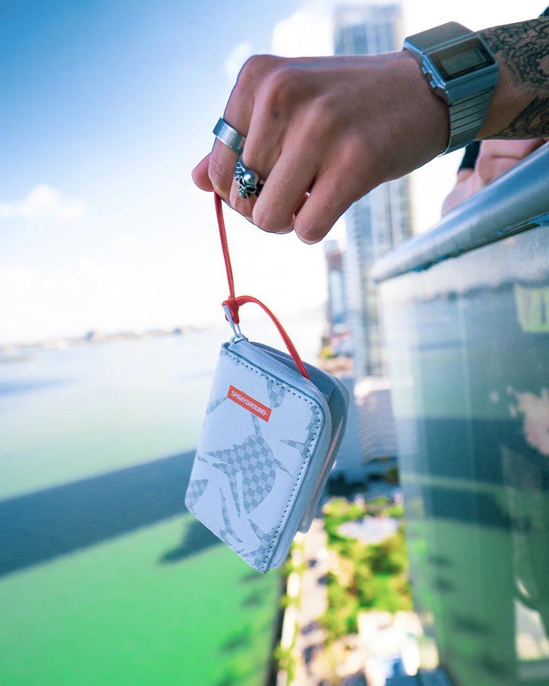 SHARK CHECK (WHITE) WALLET | Sprayground Best Seller