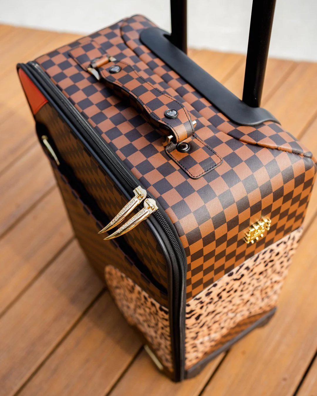 A.i.3 THE LEGACY JETSETTER CARRY-ON LUGGAGE | Sprayground Quality
