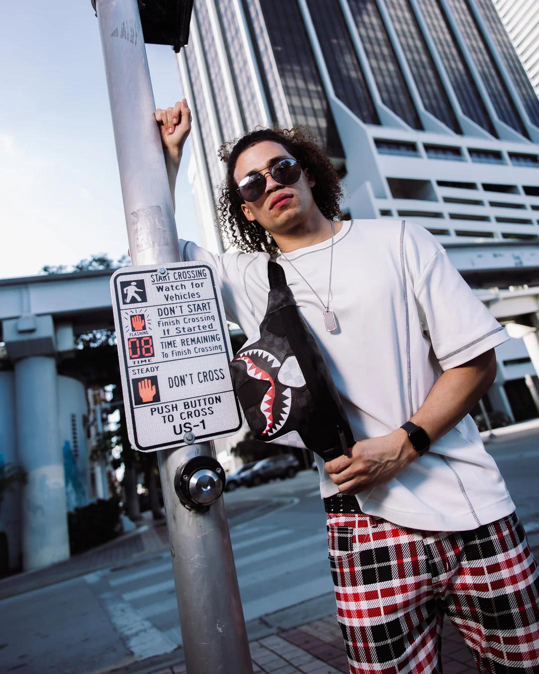 TRIPLE DECKER HEIR TO THE THRONE SAVVY CROSSBODY | Sprayground Signature