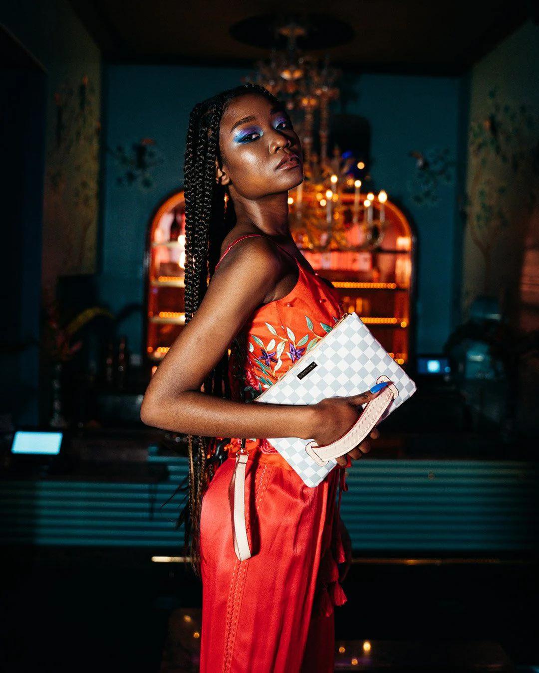 ROSE ALL DAY LA PALAIS CROSSOVER CLUTCH | Sprayground Everyday