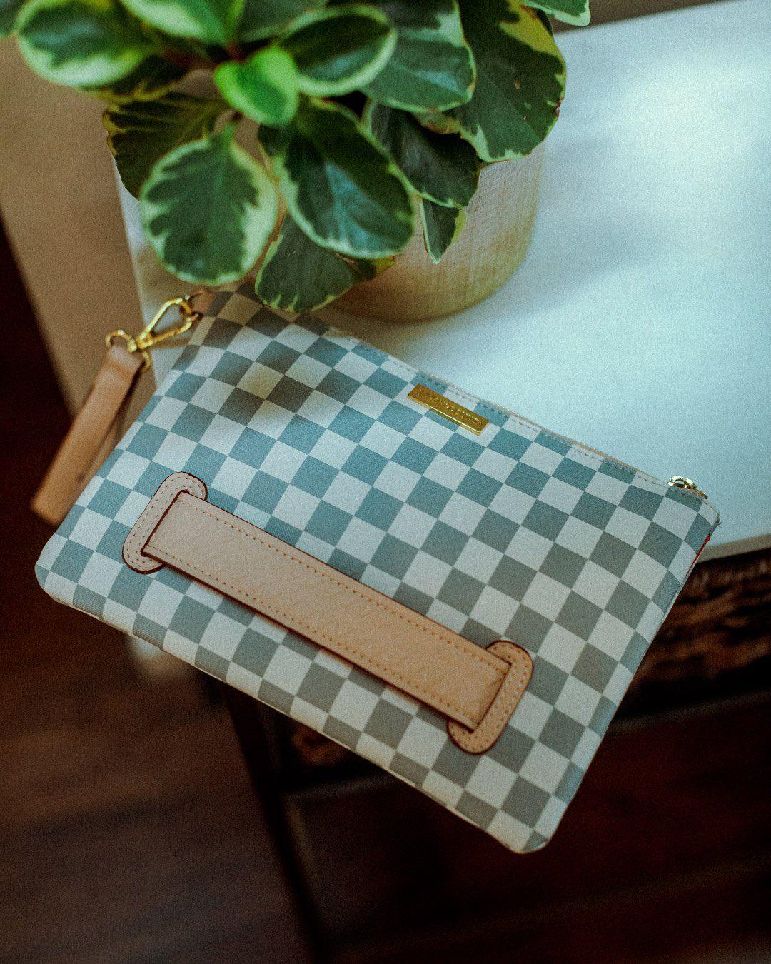 ROSE ALL DAY LA PALAIS CROSSOVER CLUTCH | Sprayground Everyday