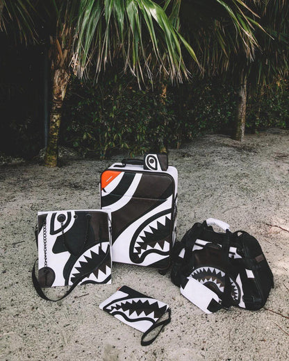 V.V.I.P. CROSSOVER CLUTCH | Sprayground Great Value