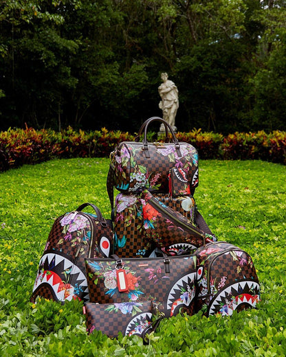 GARDEN OF SHARKS CROSSOVER CLUTCH | Sprayground Premium