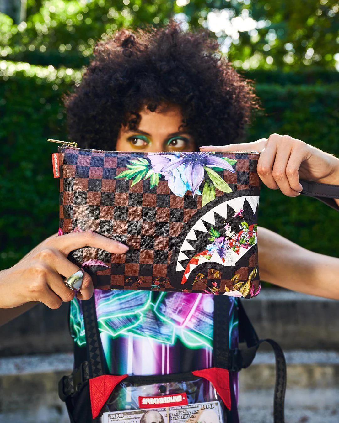 GARDEN OF SHARKS CROSSOVER CLUTCH | Sprayground Premium