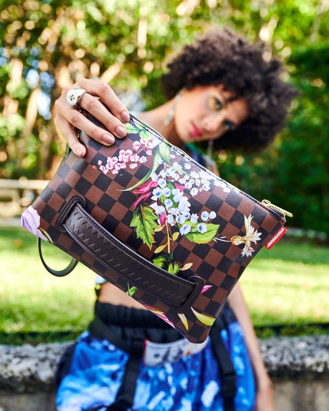 GARDEN OF SHARKS CROSSOVER CLUTCH | Sprayground Premium