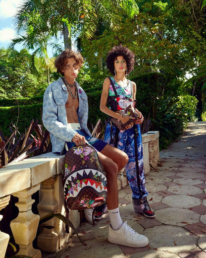 GARDEN OF SHARKS CROSSOVER CLUTCH | Sprayground Premium