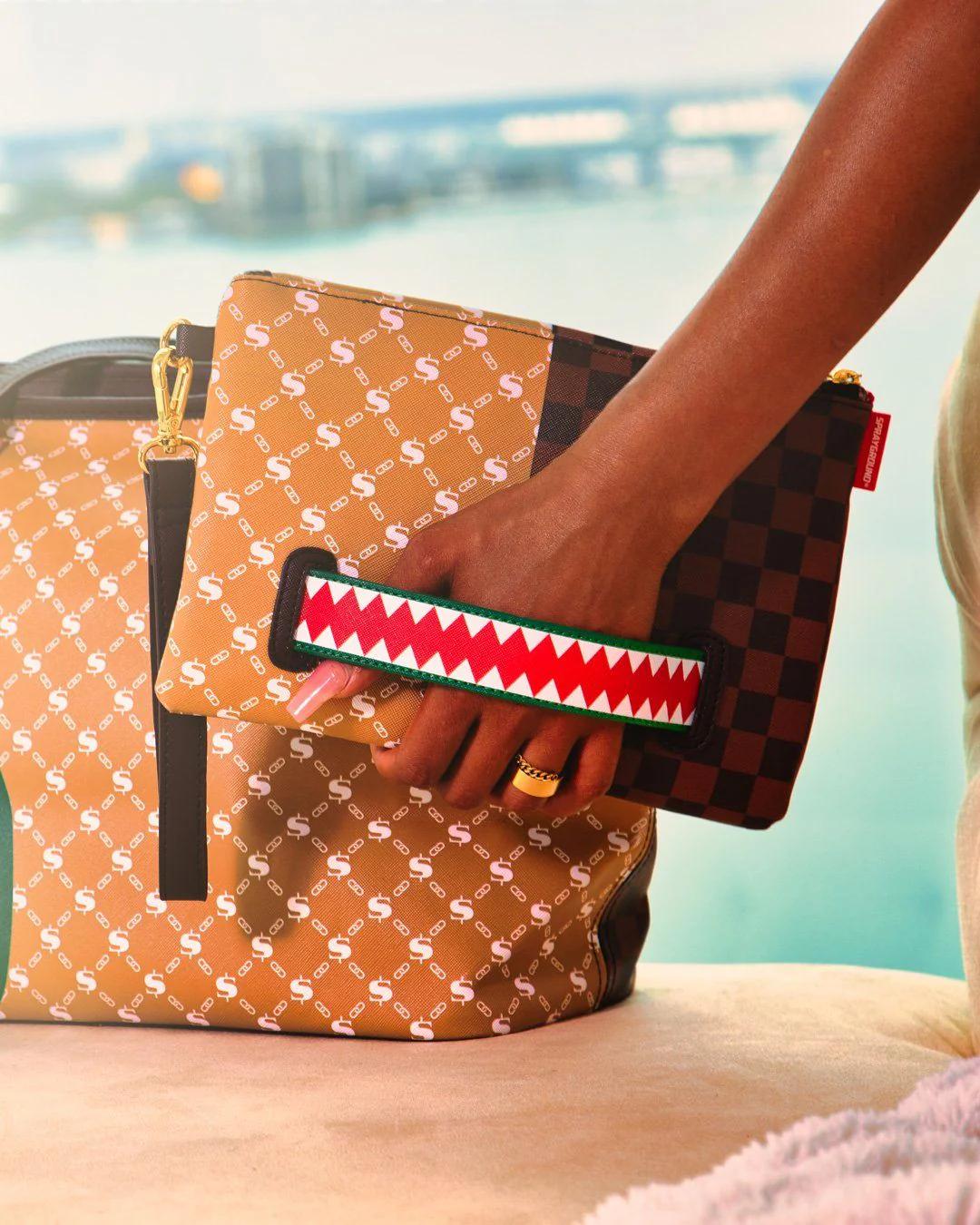 PARIS VS FLORENCE CROSSOVER CLUTCH | Sprayground Popular