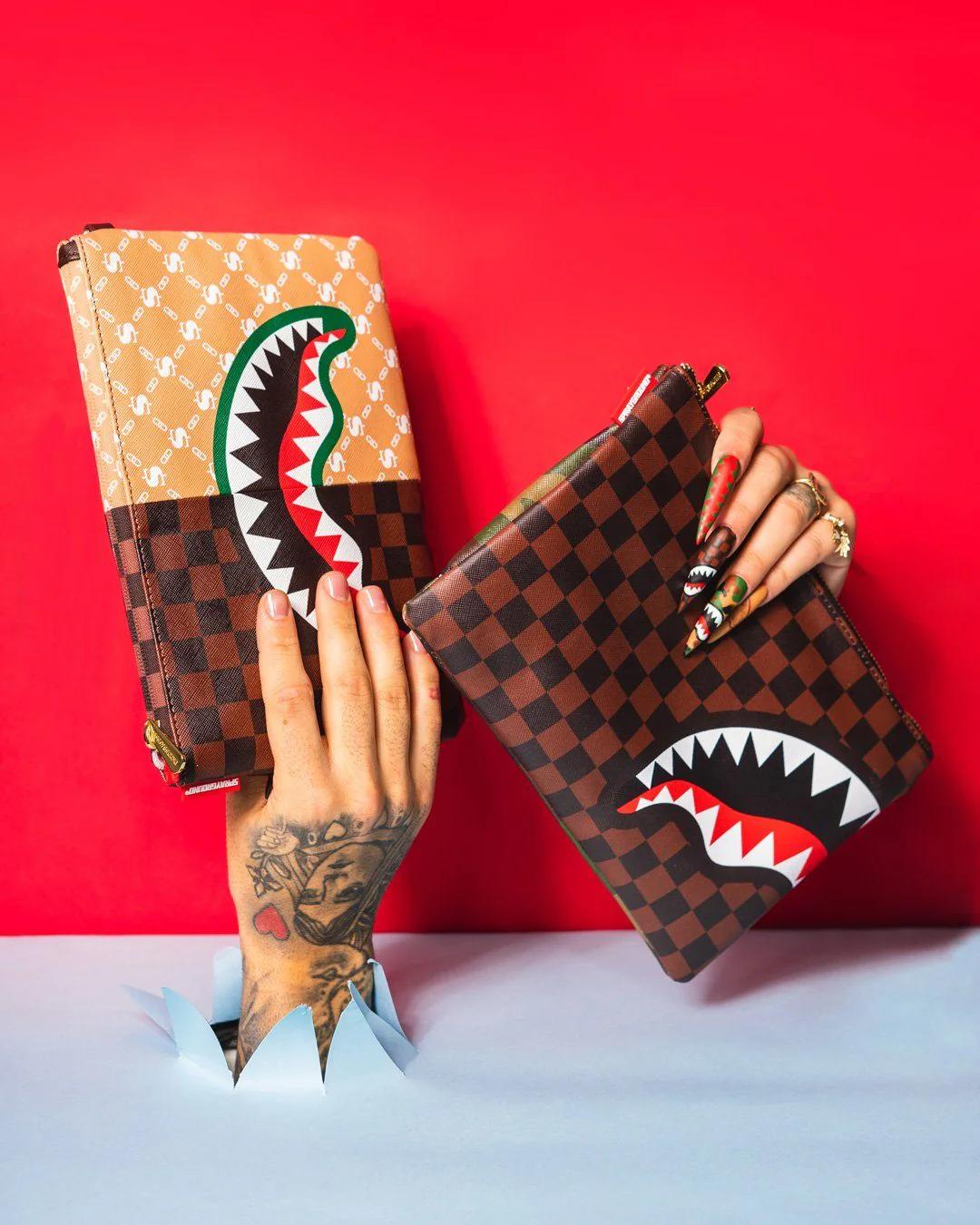 PARIS VS FLORENCE CROSSOVER CLUTCH | Sprayground Popular