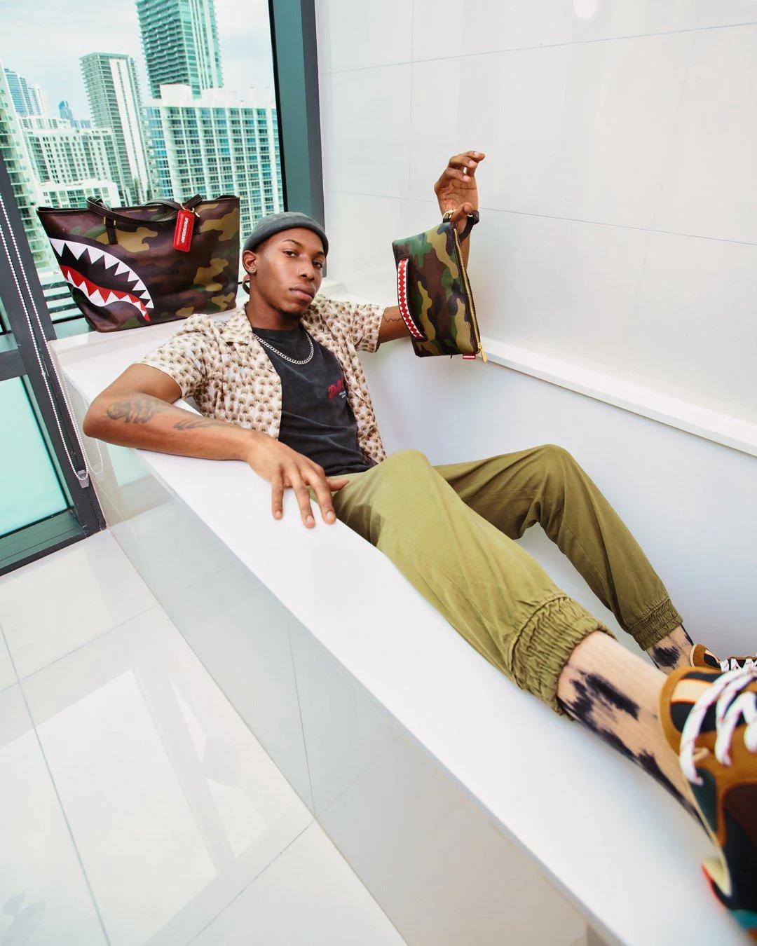 CHECKS IN CAMOFLAUGE CROSSOVER CLUTCH | Sprayground Trending