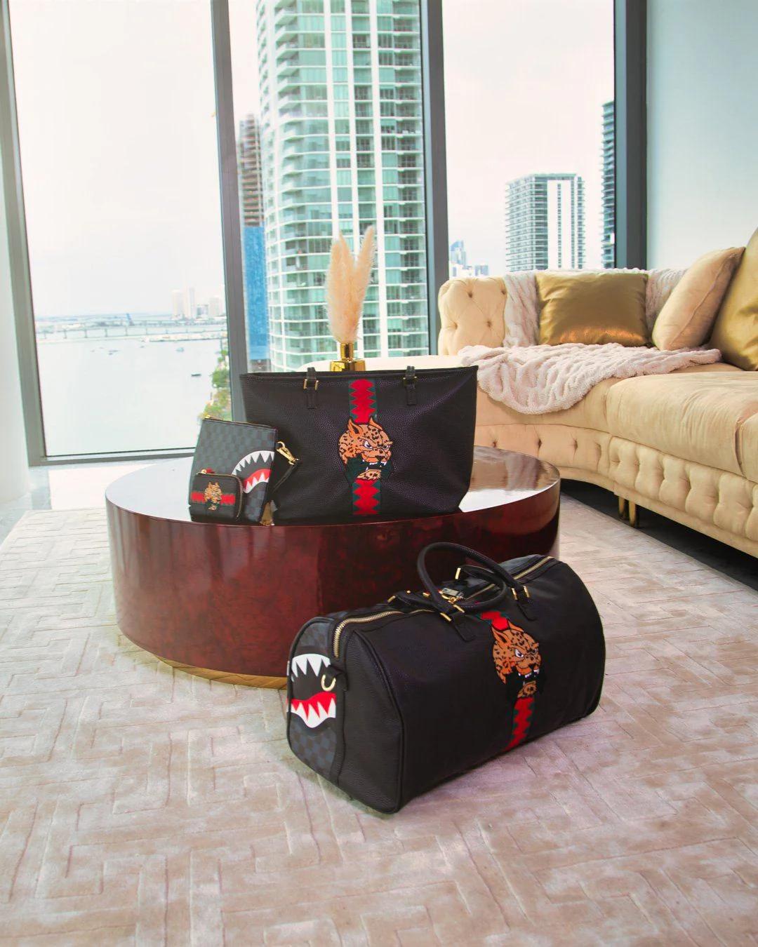 ITALIA DIVISO CROSSOVER CLUTCH | Sprayground Recommended