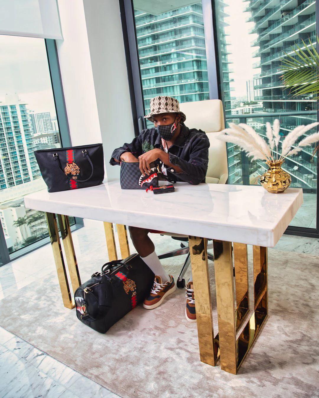 ITALIA DIVISO CROSSOVER CLUTCH | Sprayground Recommended
