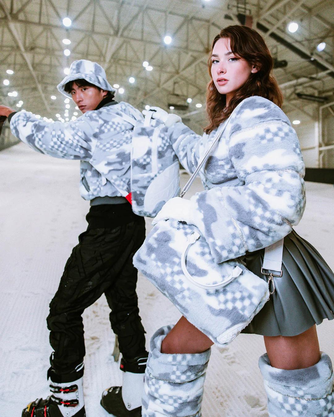 3AM PLUSH SWISS ALPS MINI DUFFLE | Sprayground Trending