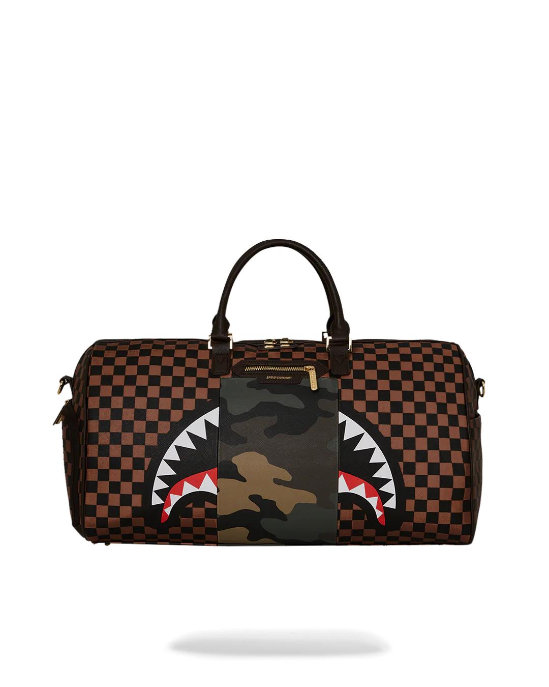 EXTERIOR GOLD ZIP POCKET SHARKS IN PARIS DUFFLE | Sprayground Premium