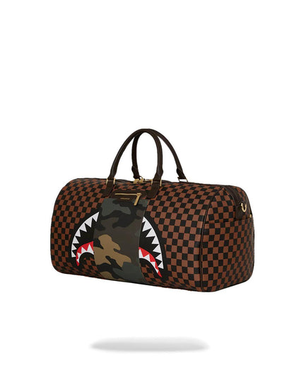 EXTERIOR GOLD ZIP POCKET SHARKS IN PARIS DUFFLE | Sprayground Premium