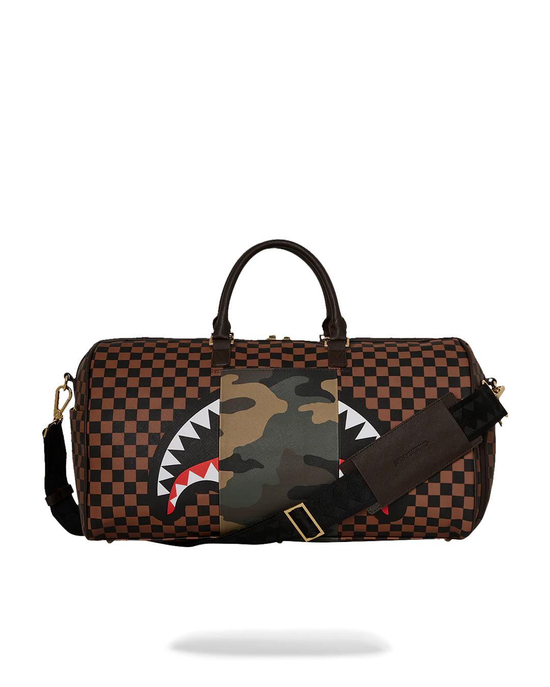 EXTERIOR GOLD ZIP POCKET SHARKS IN PARIS DUFFLE | Sprayground Premium