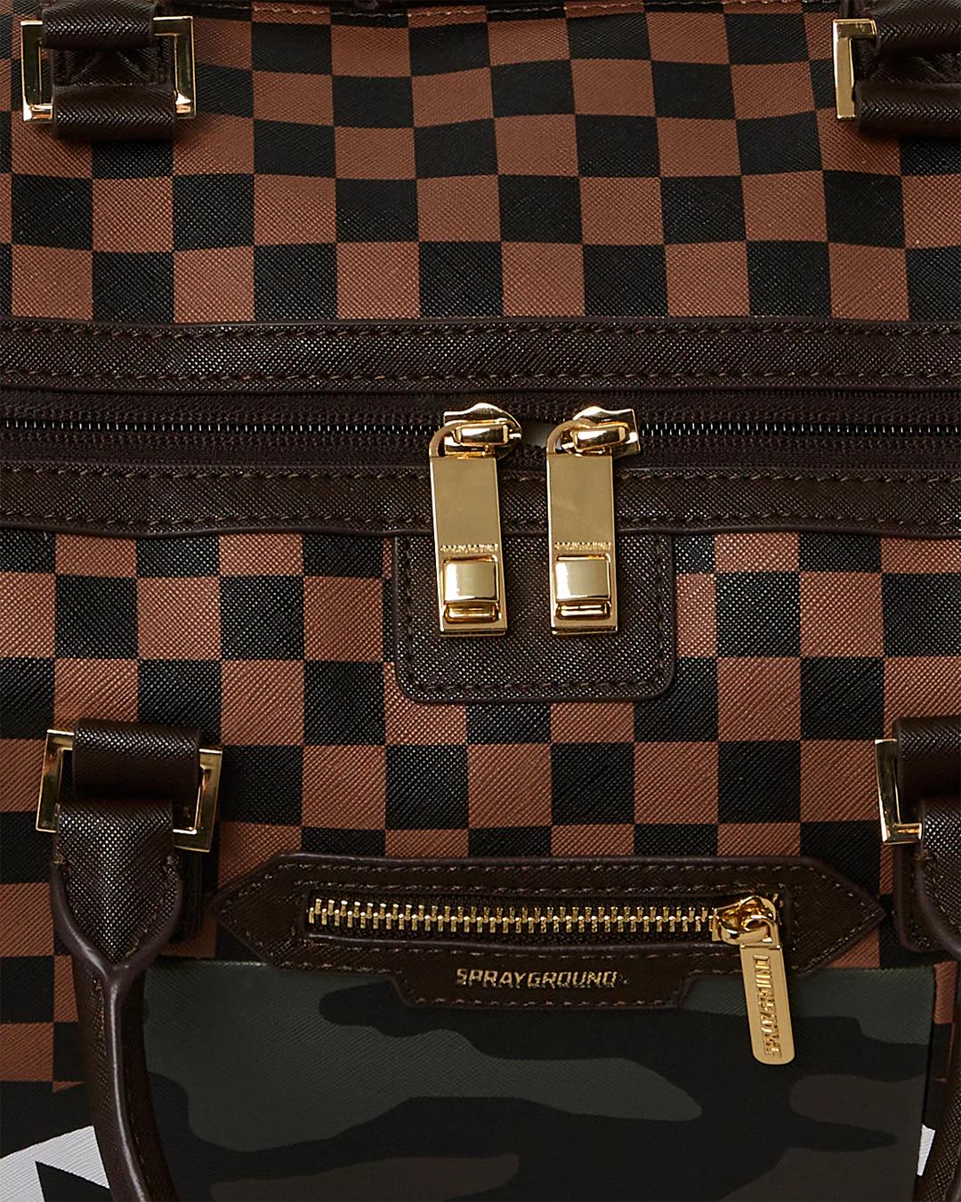 EXTERIOR GOLD ZIP POCKET SHARKS IN PARIS DUFFLE | Sprayground Premium
