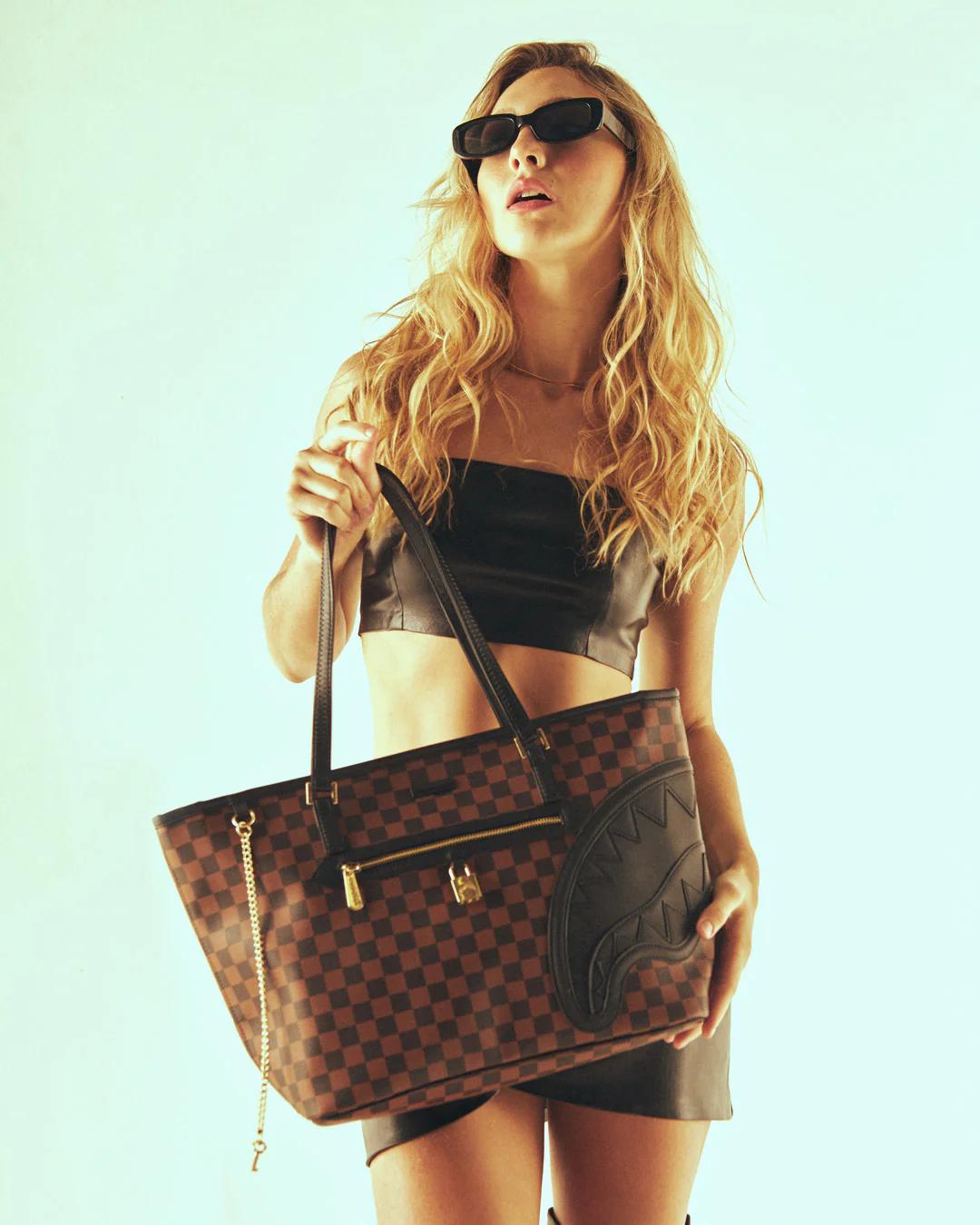 HENNY LOCK SHARKS IN PARIS TOTE | Sprayground Essential