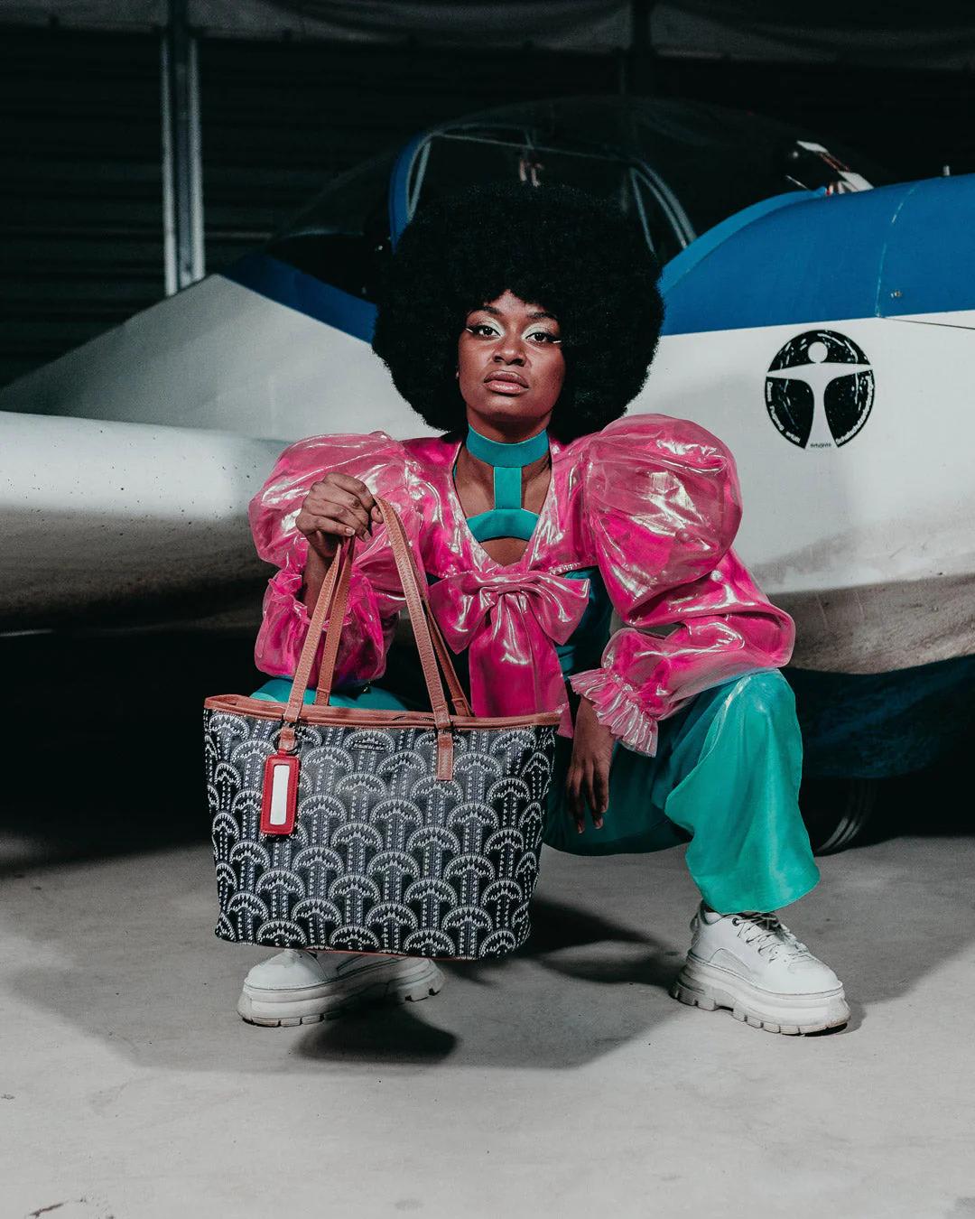 ILLUCHAINS TOTE | Sprayground Featured