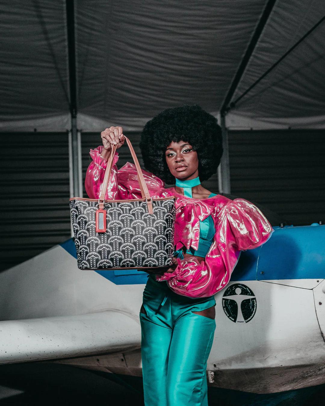 ILLUCHAINS TOTE | Sprayground Featured