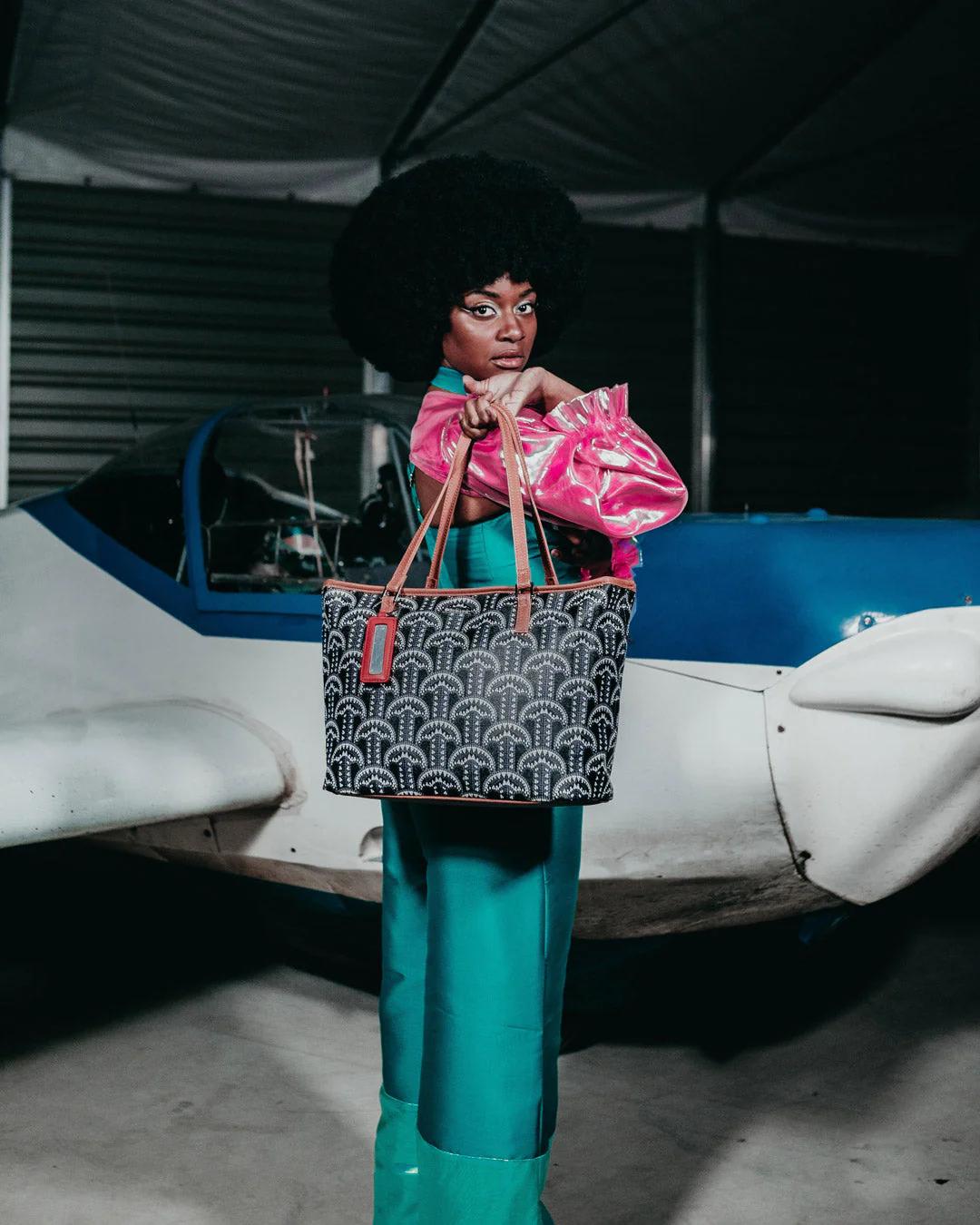 ILLUCHAINS TOTE | Sprayground Featured