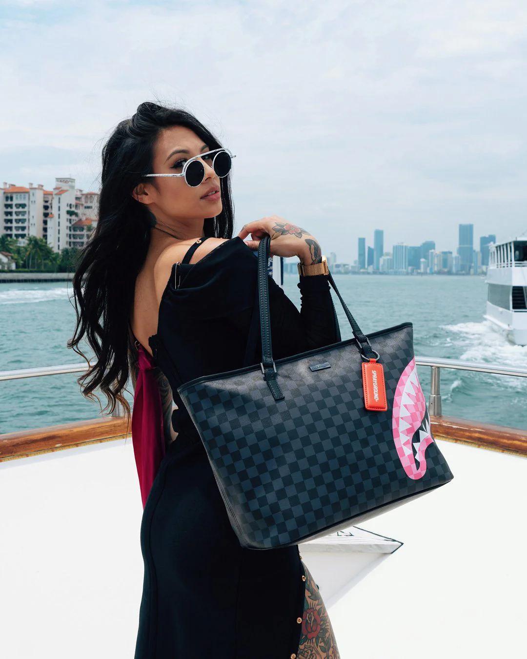 SHARKS IN CANDY TOTE | Sprayground New
