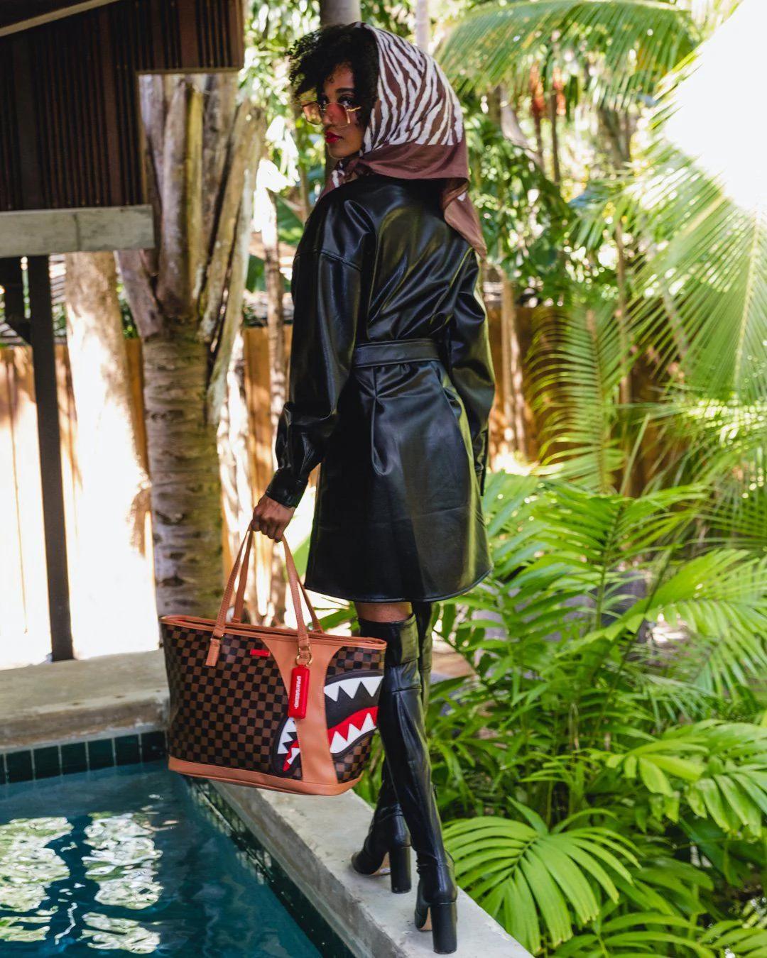 HENNY AIR TO THE THRONE TOTE | Sprayground Trending