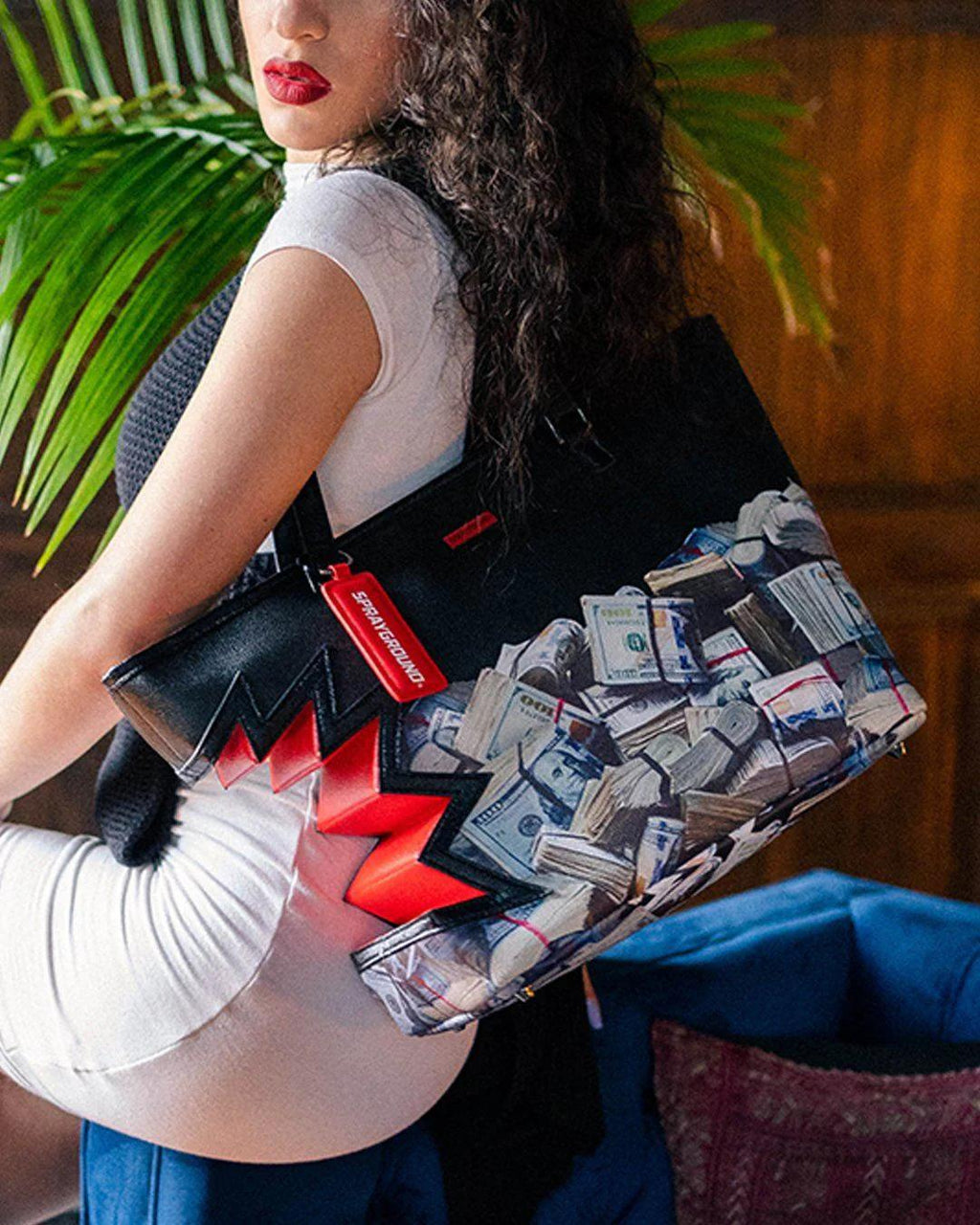 $HARKBITE TOTE | Sprayground Value