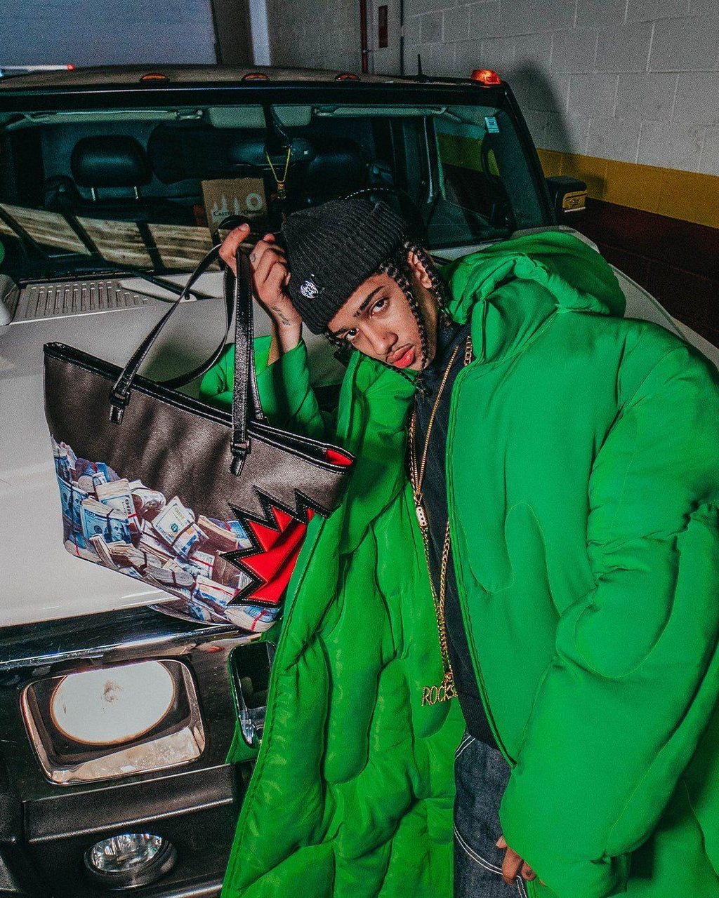 $HARKBITE TOTE | Sprayground Value