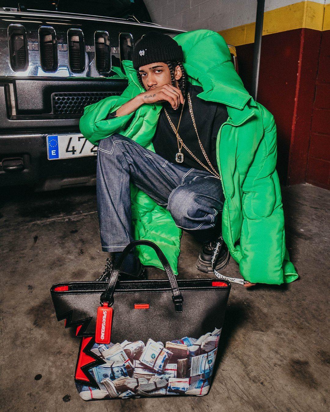 $HARKBITE TOTE | Sprayground Value
