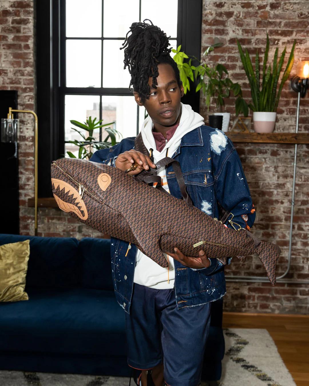 SHARKFINITY SHARK SHAPE DUFFLE | Sprayground New
